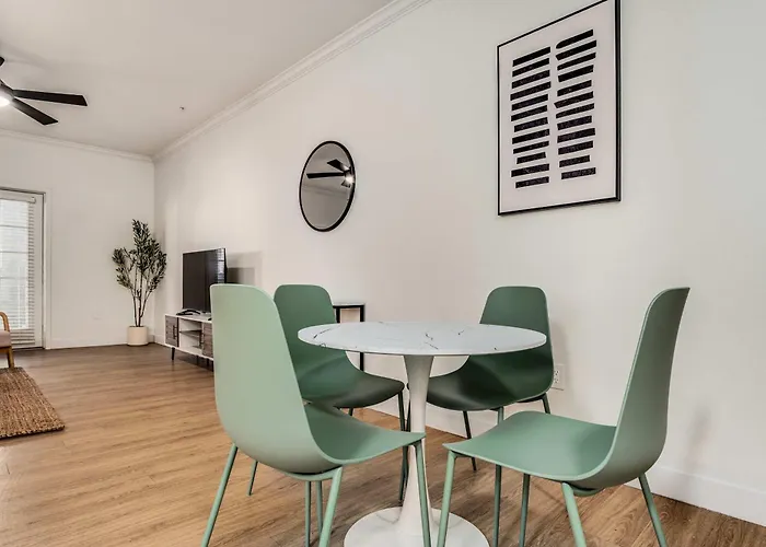 Apartment Boulevard Quiet Modern 1br Pickleball Pool Parking Gym 04 *