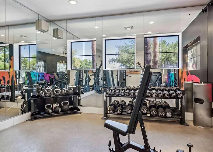 Boulevard Quiet Modern 1br Pickleball Pool Parking Gym 04 Chandler