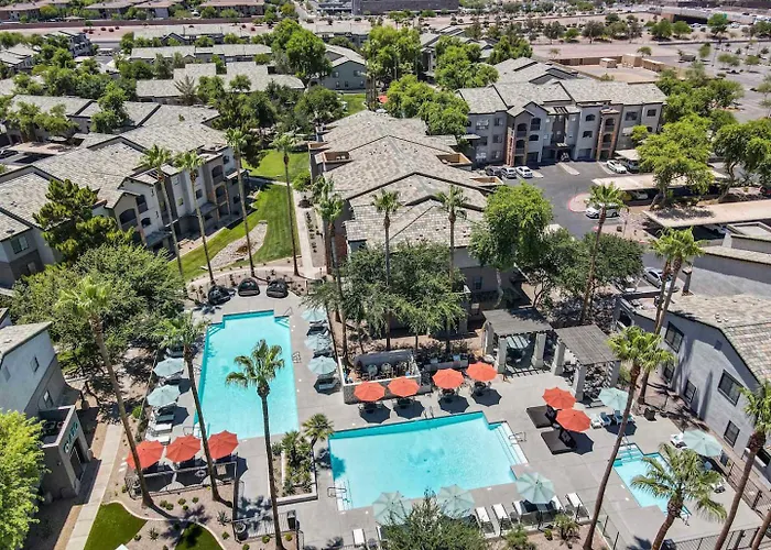 Boulevard Quiet Modern 1br Pickleball Pool Parking Gym 04
